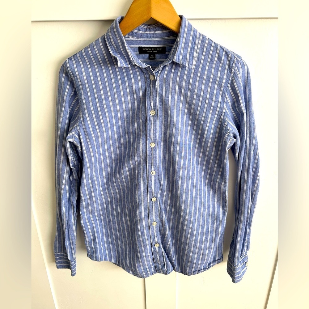 BANANA Republic Blue & White Dillon Button Down Size XS